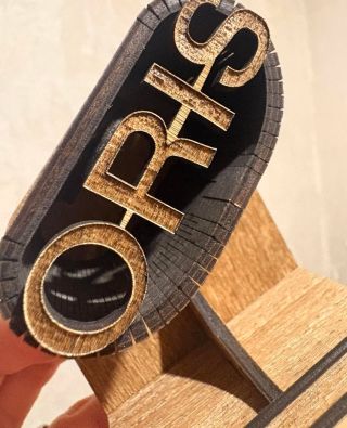 Zaměřeno na detail – každý stojánek je promyšlený do posledního milimetru. Precizní zpracování, čisté linie a ruční práce,...